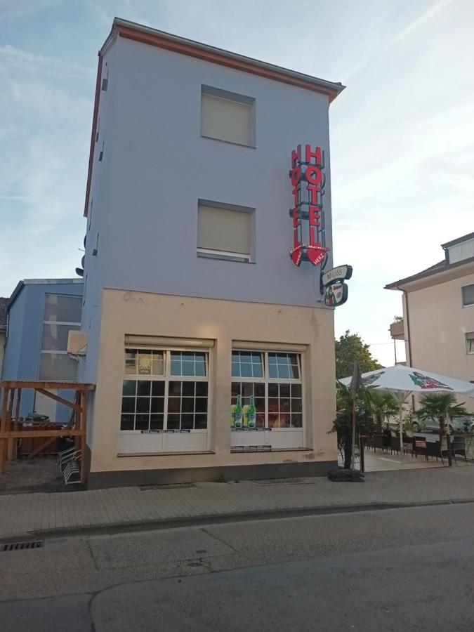 Hotel Bruchsaler Herz Bagian luar foto