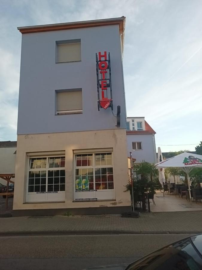 Hotel Bruchsaler Herz Bagian luar foto