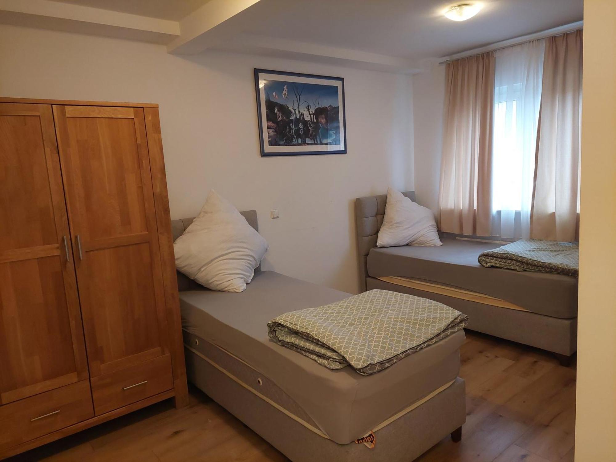 Hotel Bruchsaler Herz Bagian luar foto