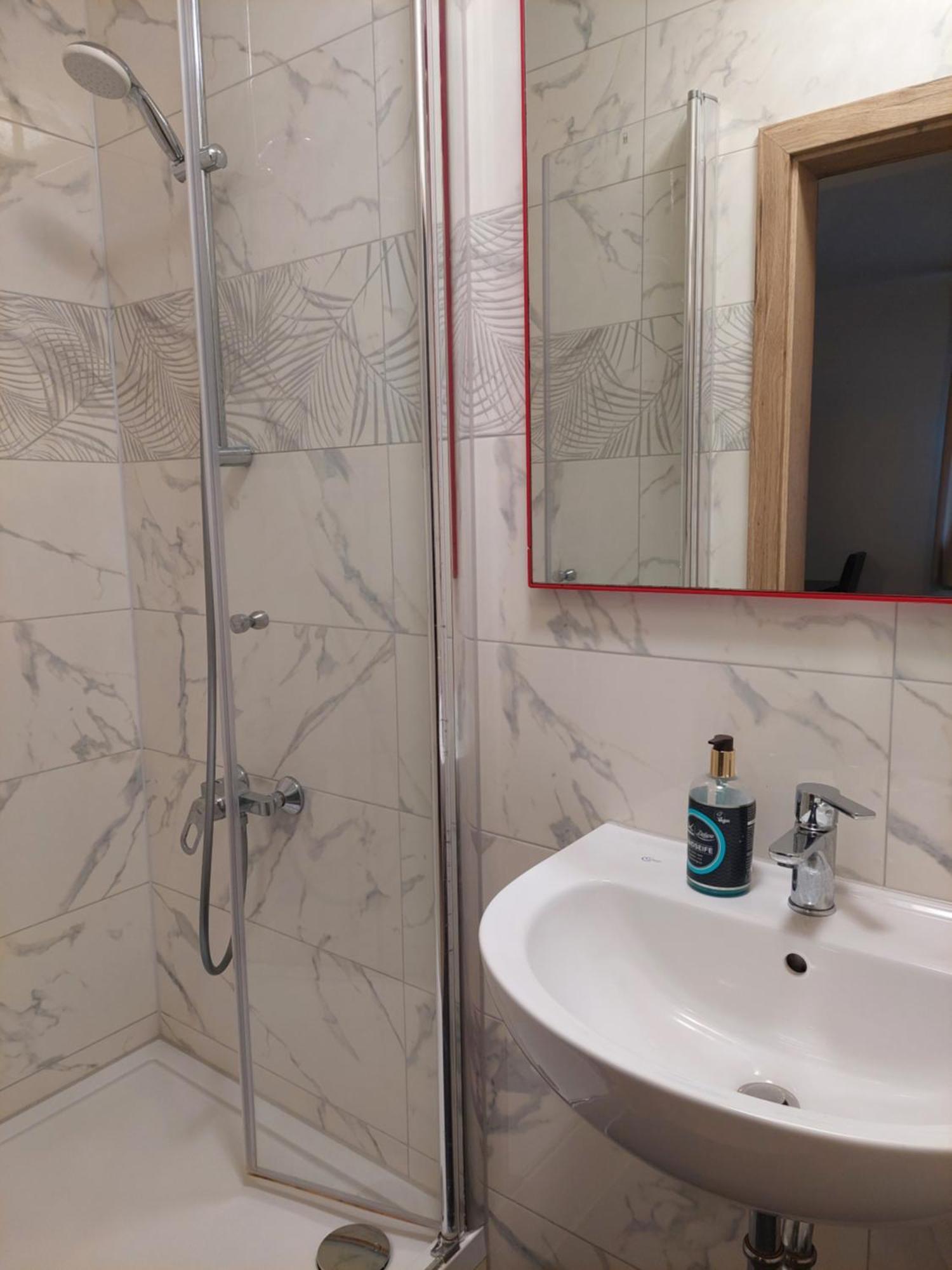 Hotel Bruchsaler Herz Bagian luar foto