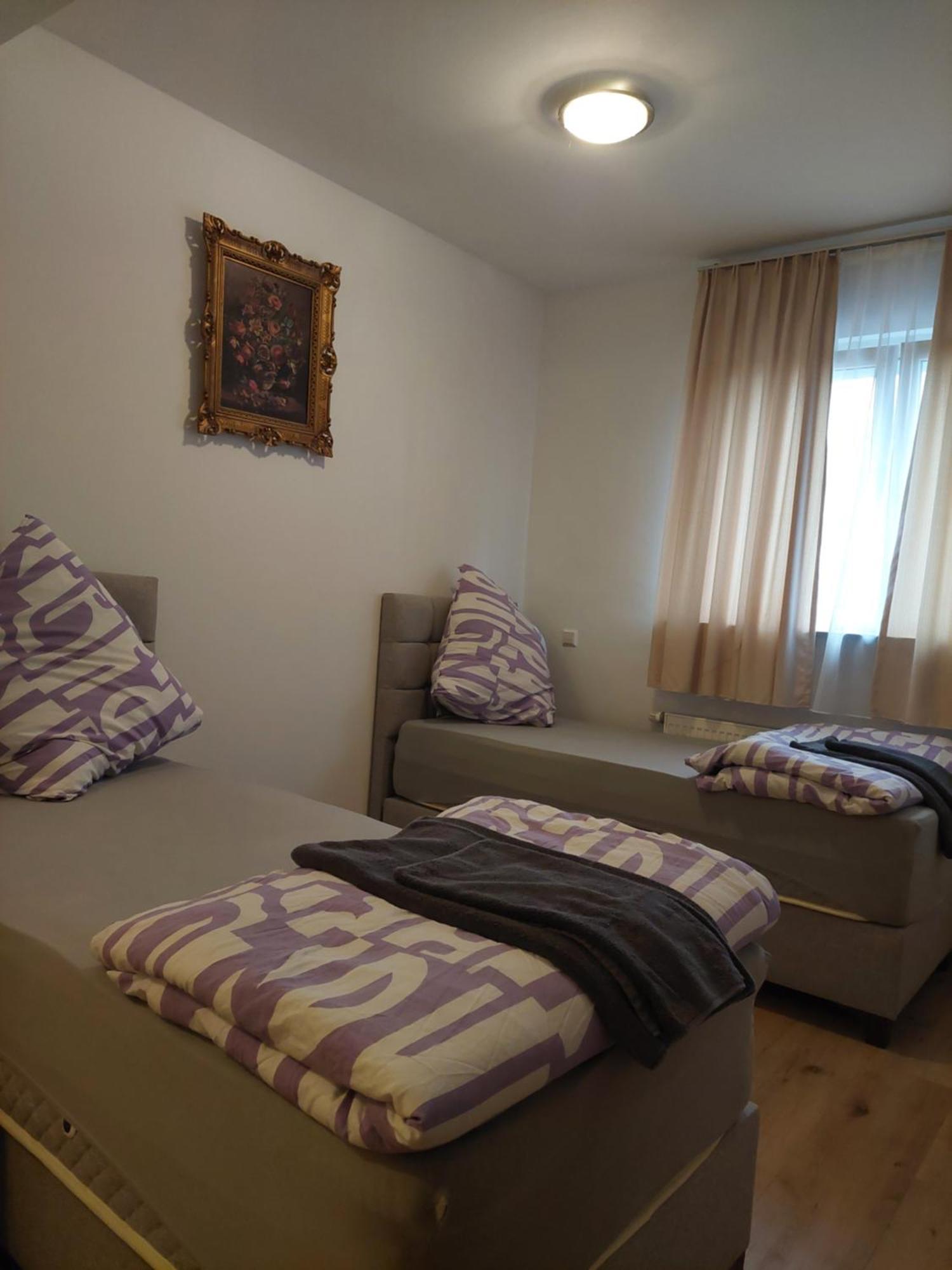 Hotel Bruchsaler Herz Bagian luar foto